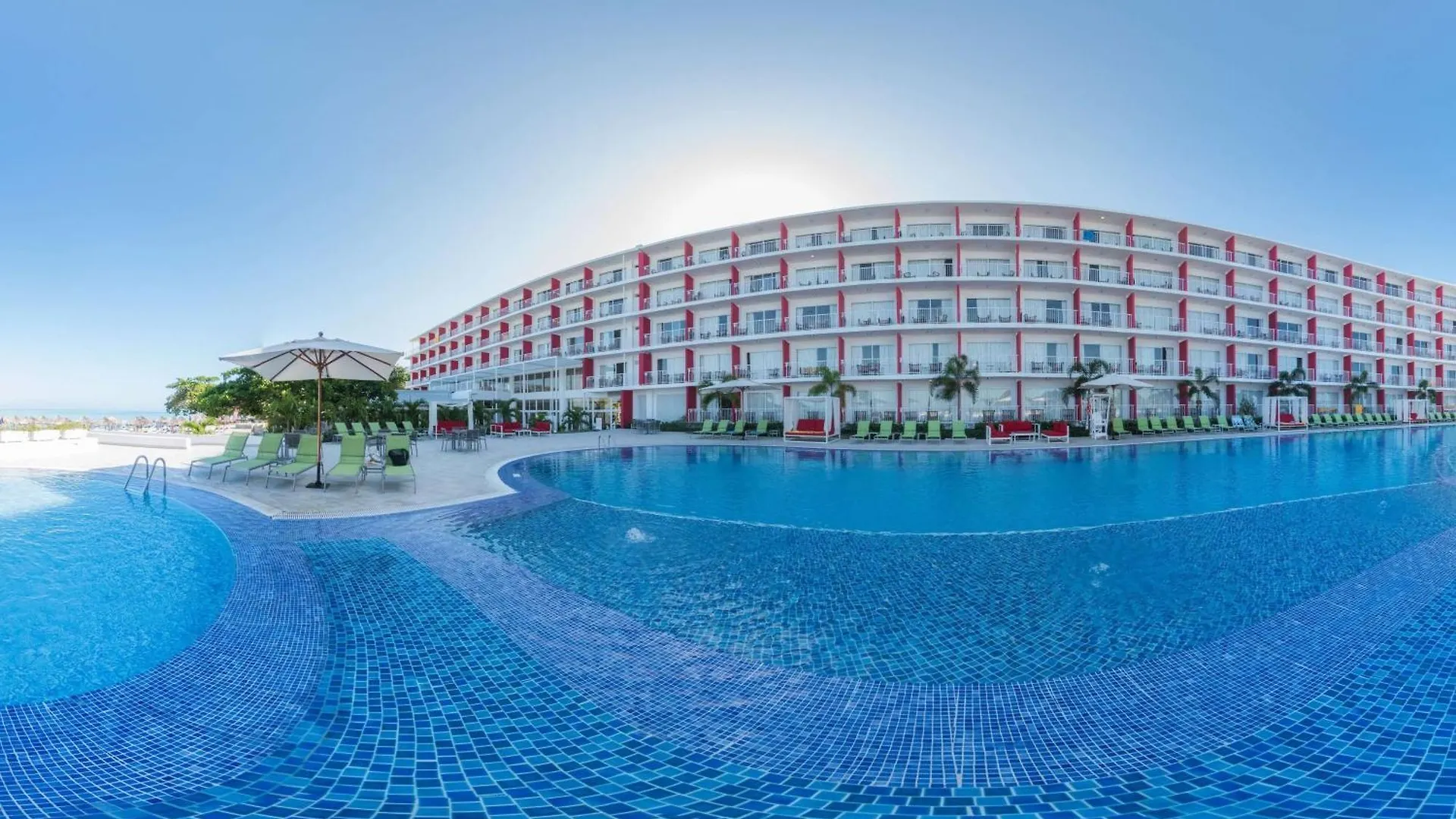Grand Decameron Cornwall Beach, A Trademark All-Inclusive Resort