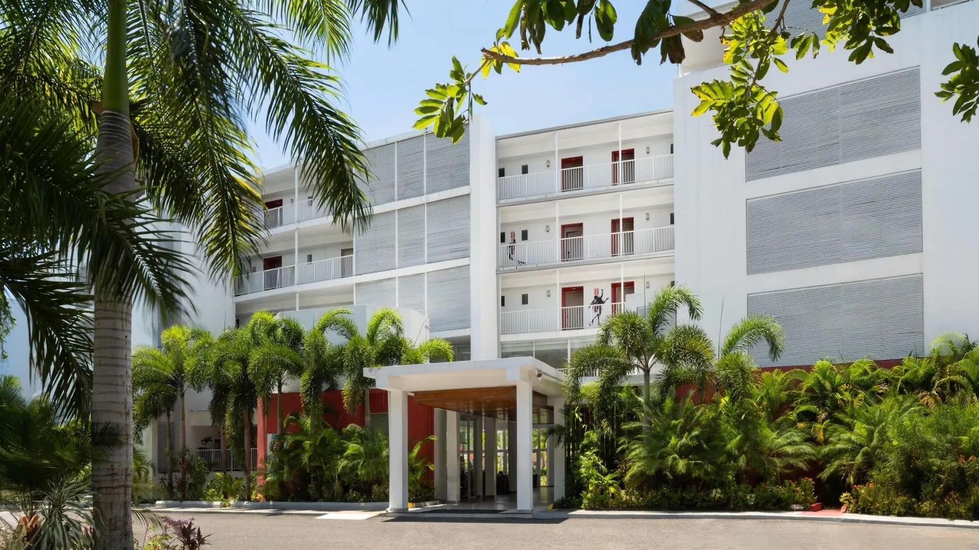 Grand Decameron Cornwall Beach, A Trademark All-Inclusive Resort 4*, Montego Bay