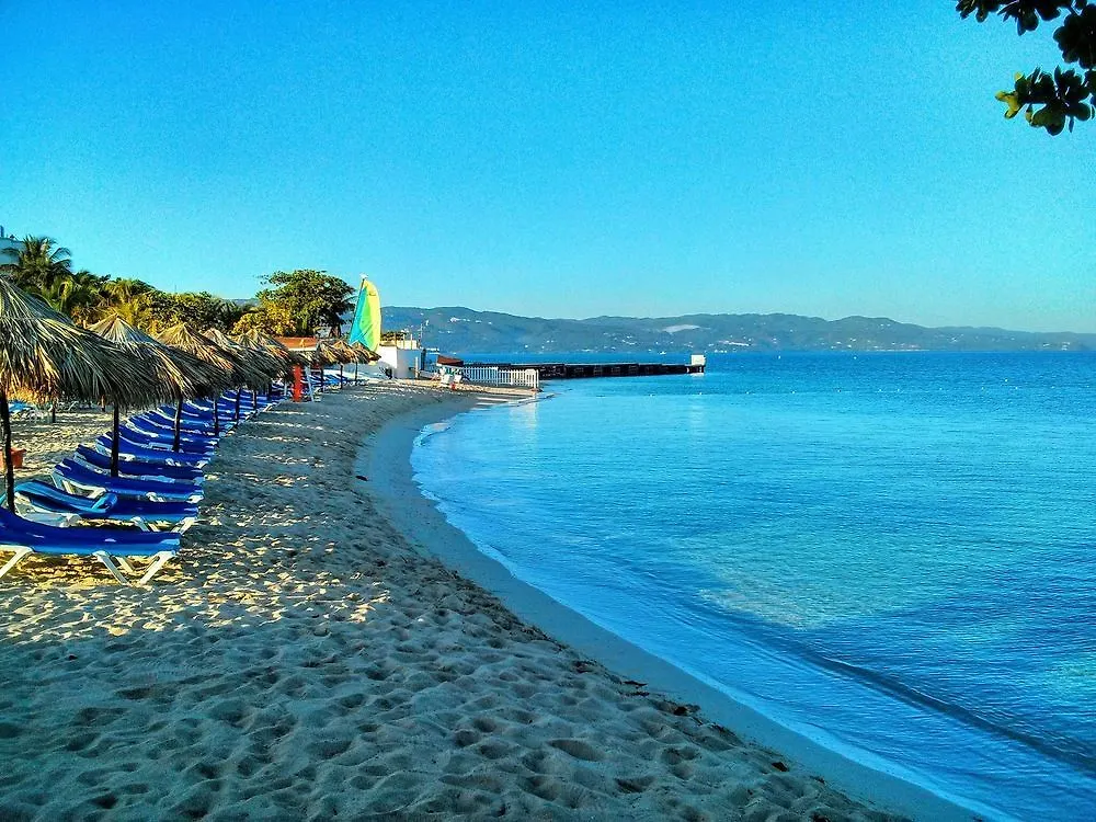 Grand Decameron Cornwall Beach, A Trademark All-Inclusive Resort Jamaica