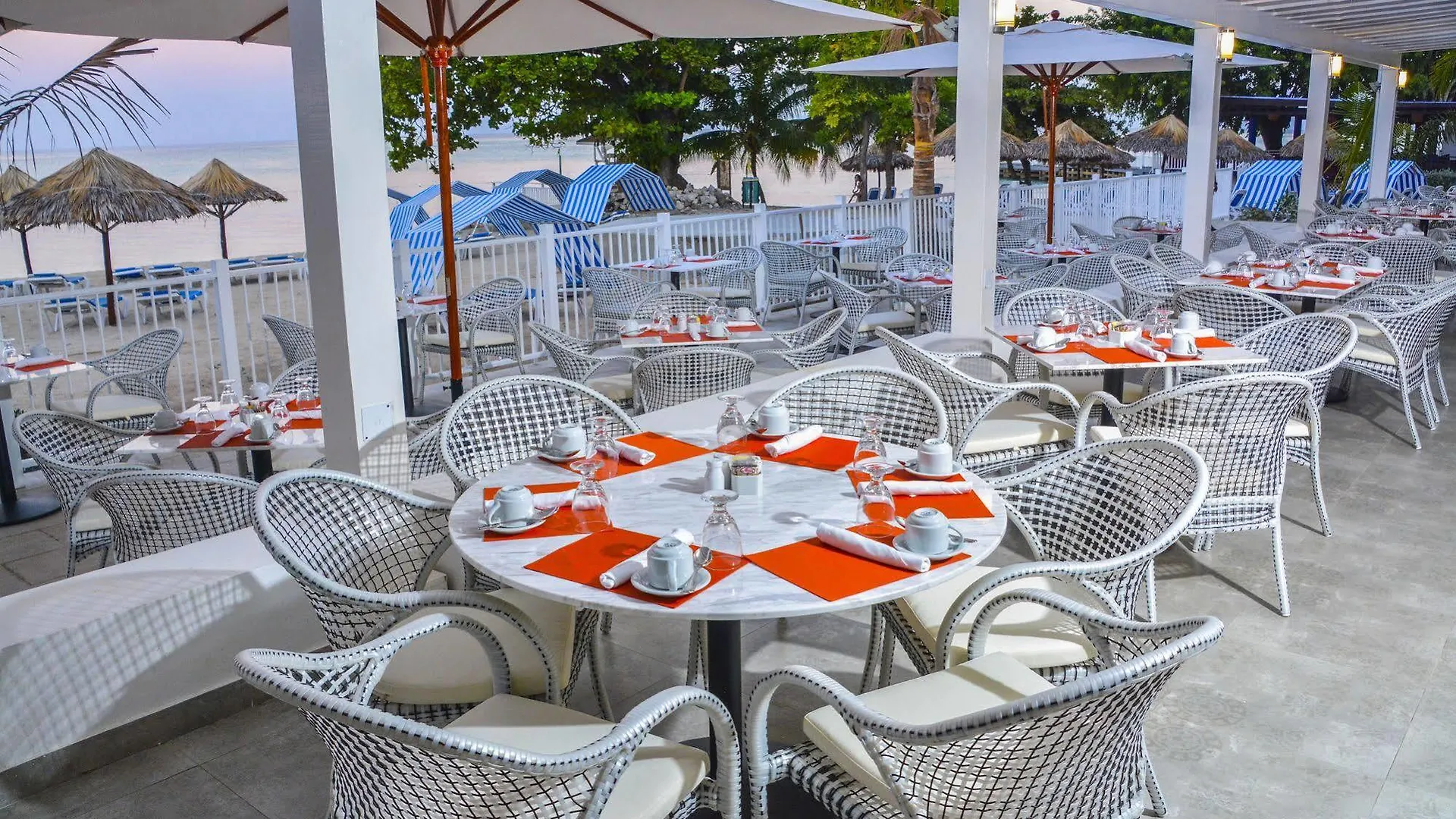 Grand Decameron Cornwall Beach, A Trademark All-Inclusive Resort