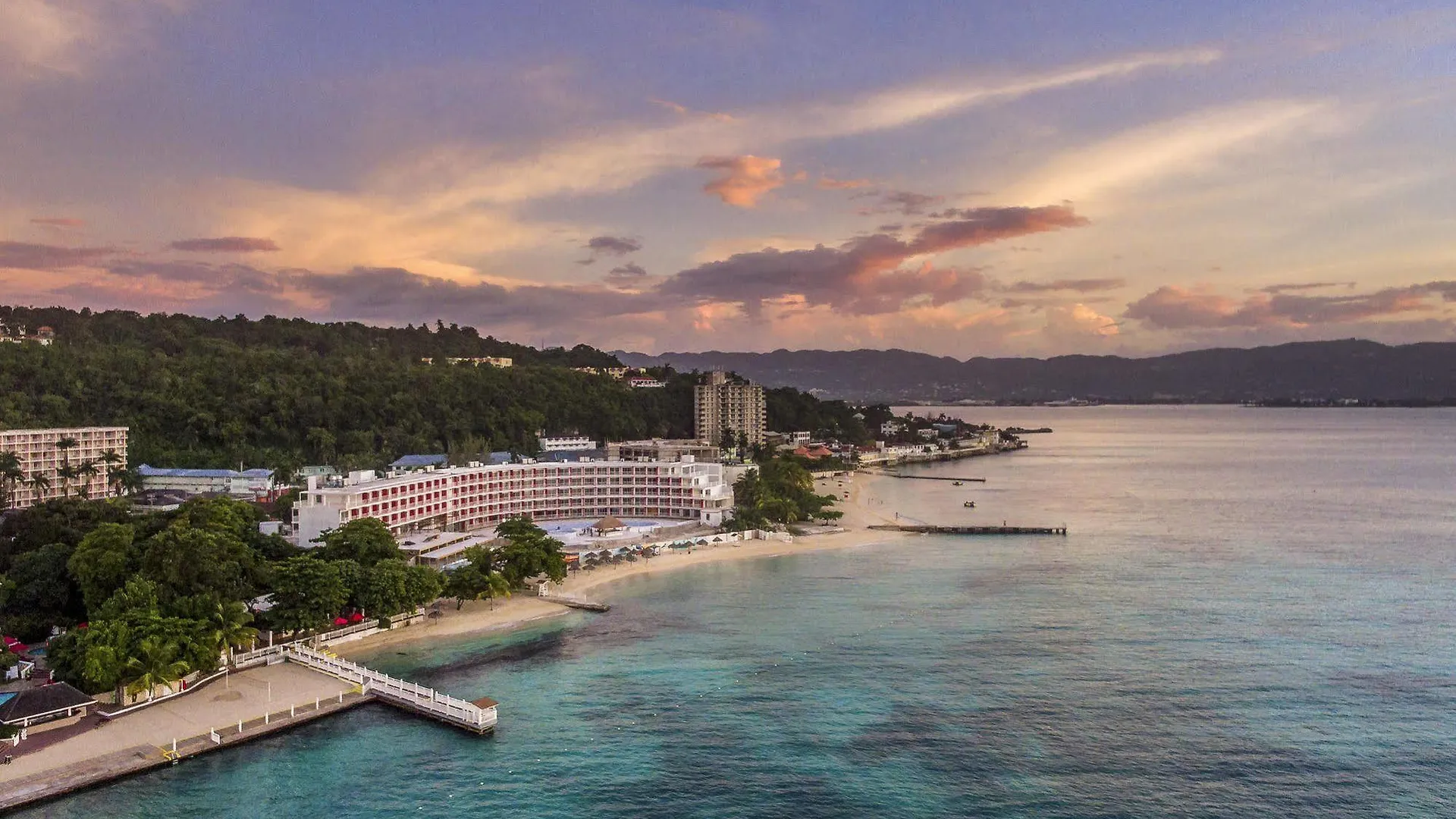 Grand Decameron Cornwall Beach, A Trademark All-Inclusive Resort Montego Bay 4*,